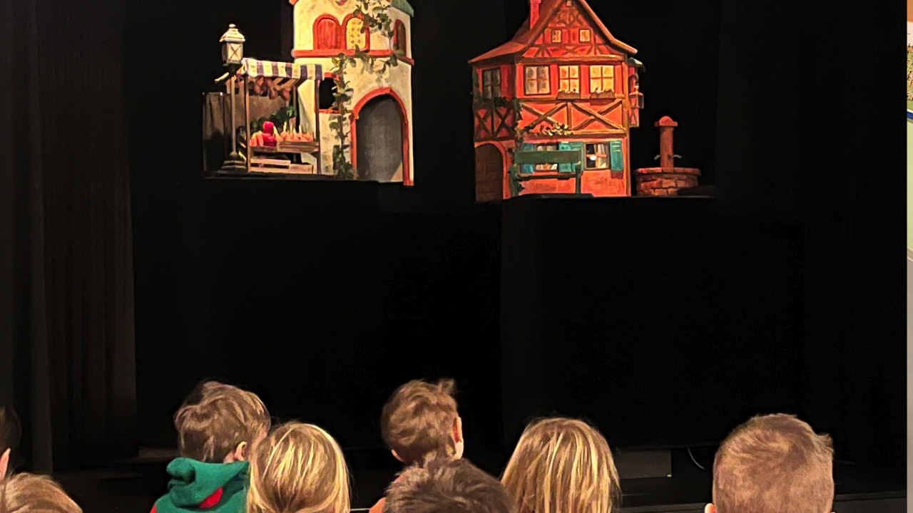 Besuch im Puppentheater